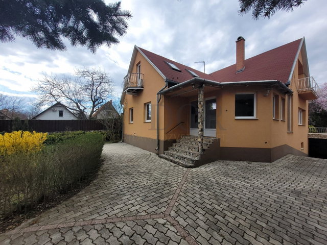 Eladó családi ház, Gödön 134 M Ft, 6 szobás