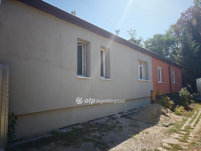 Eladó családi ház, Szolnokon 42.9 M Ft, 3 szobás