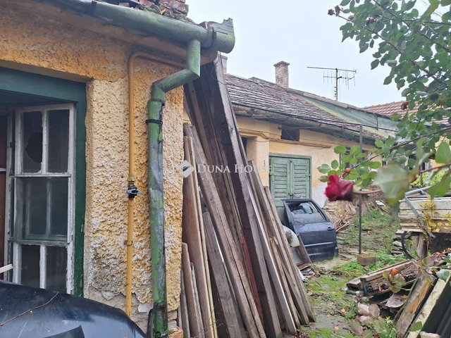 Eladó családi ház, Kecskeméten 50 M Ft, 5 szobás