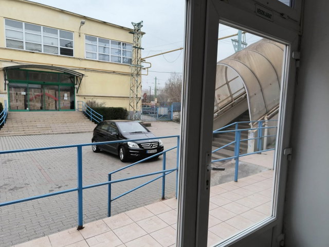 Kiadó üzlethelyiség, XVIII. kerületben, Gyömrői úton