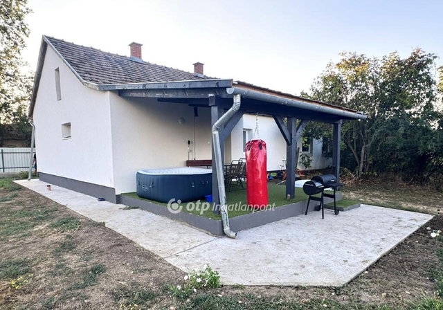Eladó családi ház, Tiszafüreden 35.9 M Ft, 3 szobás