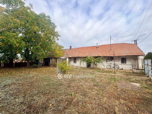 Eladó családi ház, Verpeléten 5.5 M Ft, 2+1 szobás