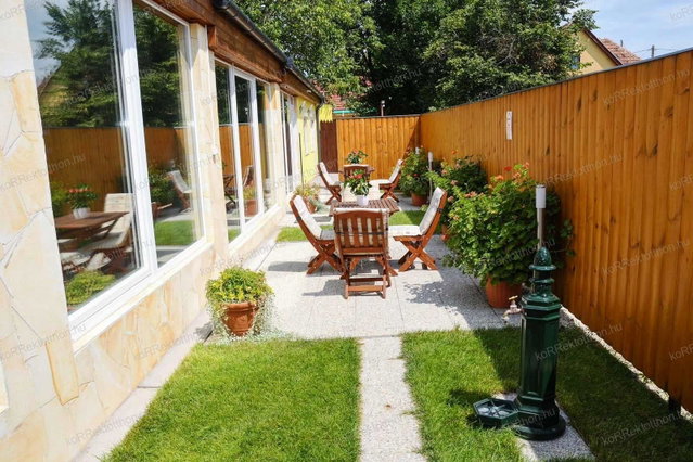 Eladó hotel, Jászberényben 120 M Ft, 6 szobás