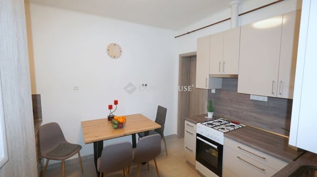 Eladó családi ház, Zalaegerszegen 65.99 M Ft, 2 szobás