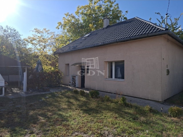 Eladó családi ház, Budapesten, XVI. kerületben 82 M Ft