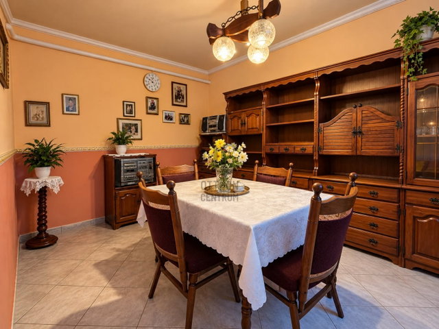 Eladó családi ház, Győrött 68 M Ft, 3 szobás