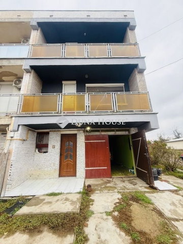 Eladó ikerház, Kunhegyesen 28 M Ft, 3 szobás