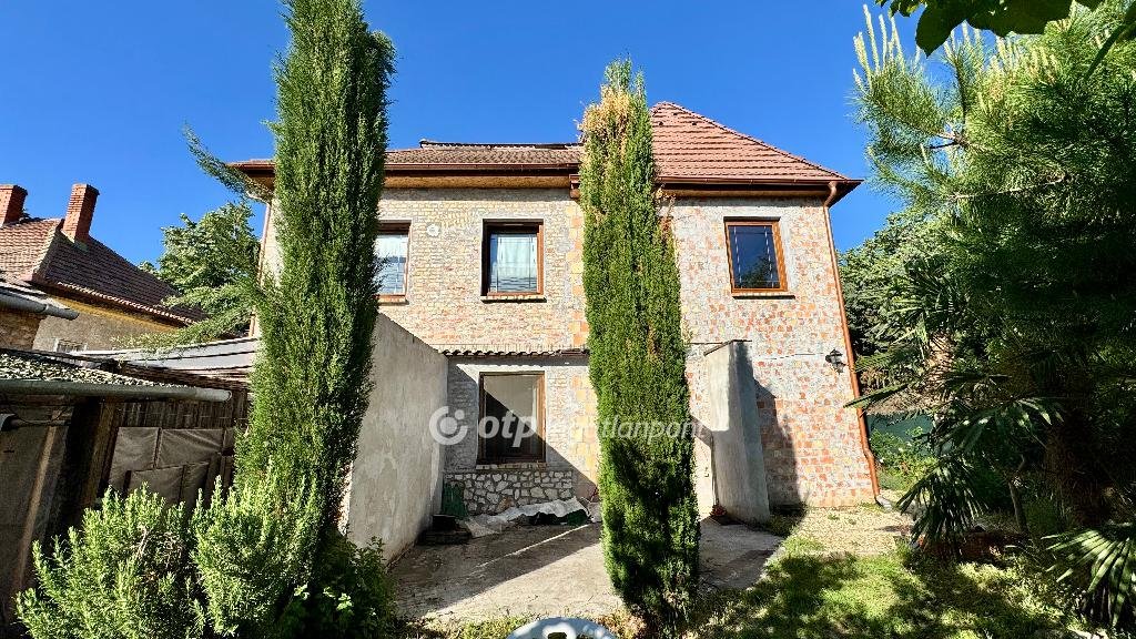 4 bed · 160m² · 64.900.000 ft