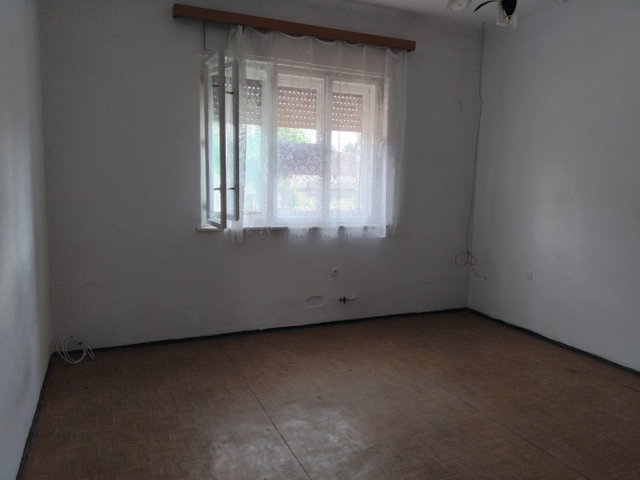 Eladó családi ház, Konyáron 19.9 M Ft, 2 szobás
