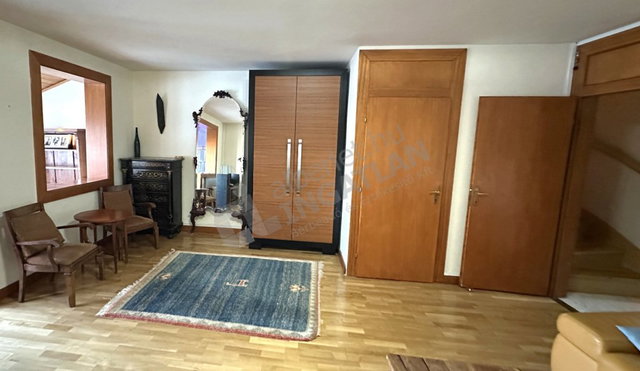 Kiadó téglalakás, albérlet, II. kerületben, Szeréna úton