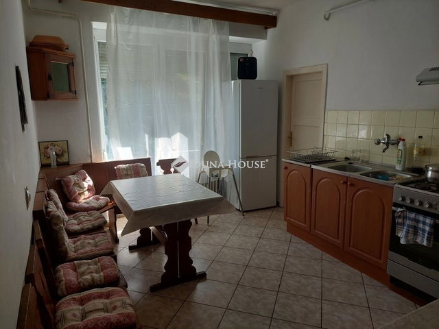 Eladó családi ház, Pécsett 43 M Ft, 3 szobás