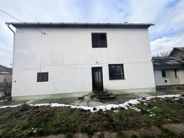 Eladó családi ház, Sarkadon 26.5 M Ft, 4 szobás