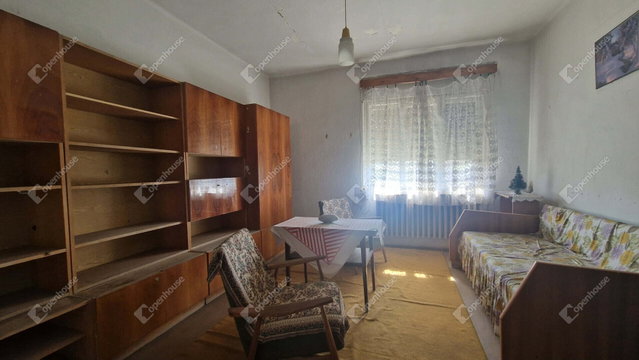 Eladó családi ház, Bakonybánkon 23 M Ft, 3 szobás