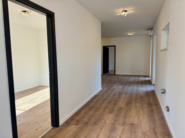 Eladó családi ház, Vecsésen 74.9 M Ft, 2 szobás