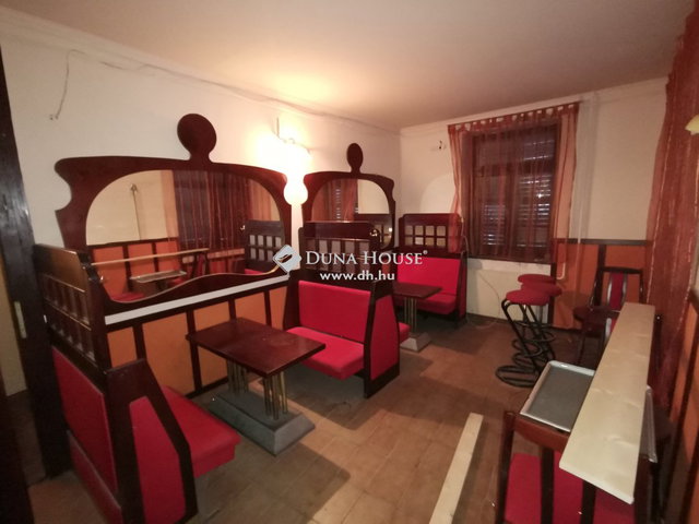 Eladó családi ház, Kecskeméten 139 M Ft, 3 szobás