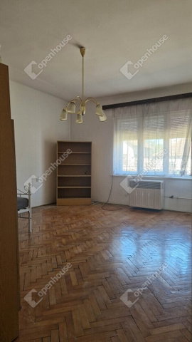 Eladó családi ház, Komáromban 54.9 M Ft, 4 szobás