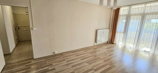Eladó panellakás, Pécsett 54.99 M Ft, 3 szobás