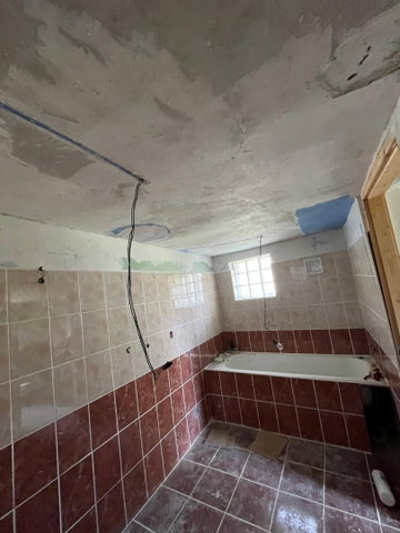 Eladó családi ház, Oroszin 13.99 M Ft, 2 szobás