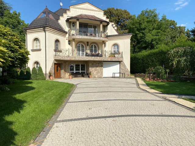 Eladó családi ház, Miskolcon 160 M Ft, 7 szobás