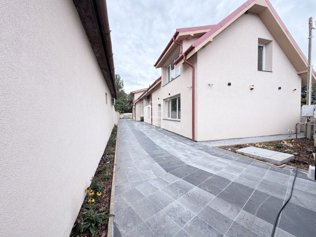 Eladó ikerház, Üllőn 115.1 M Ft, 4 szobás
