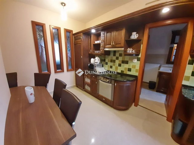 Kiadó téglalakás, albérlet, Pécsett 190 E Ft / hó, 2 szobás