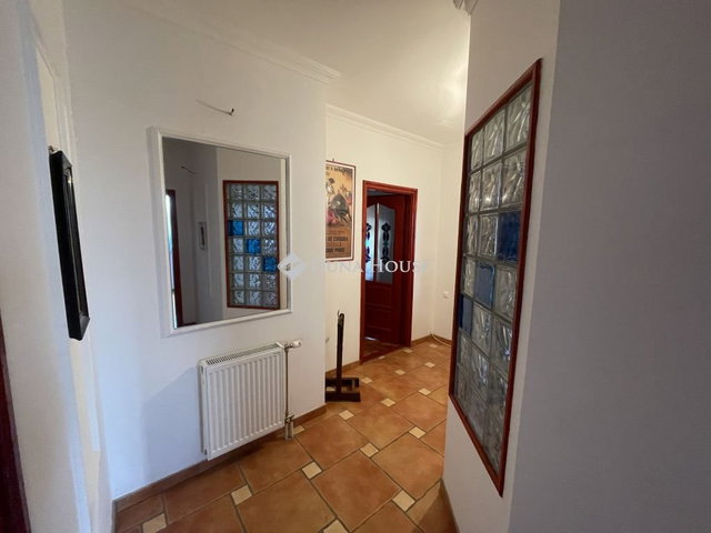 Eladó családi ház, Kerekegyházán 160 M Ft, 8 szobás