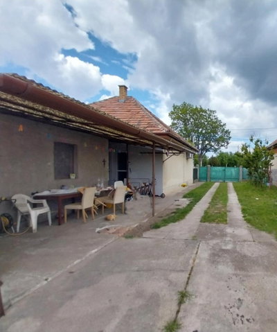 Eladó családi ház, Turán 45 M Ft, 3 szobás