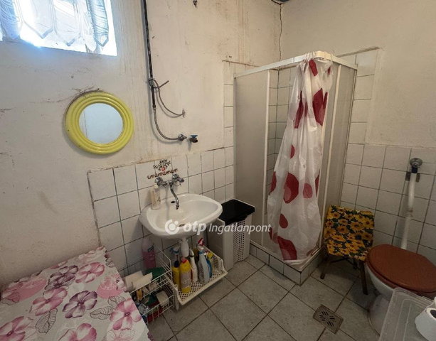Eladó családi ház, Pázmándon 39.99 M Ft, 2+1 szobás