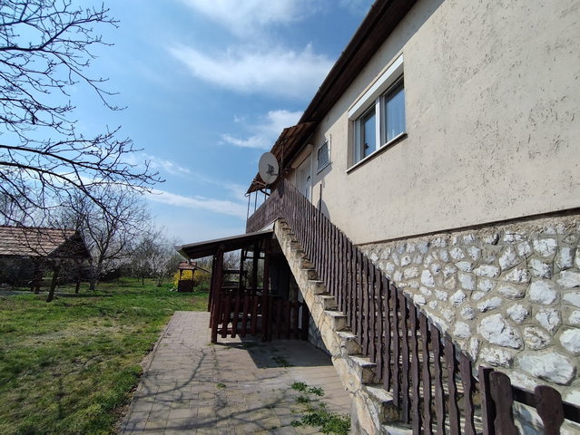 Eladó családi ház, Mezőcsáton 39.9 M Ft, 3+1 szobás