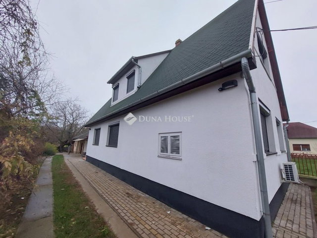 Eladó családi ház, Tiszafüreden, Kakukk utcában 119.9 M Ft