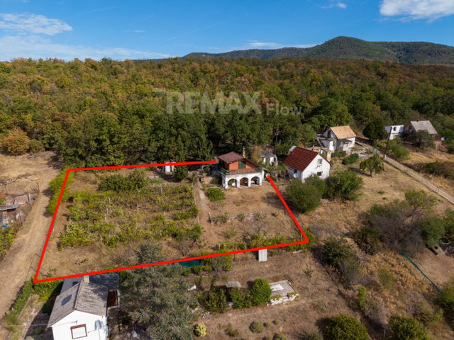 Eladó telek, Pécsett, Batifejtő utcában 7.4 M Ft
