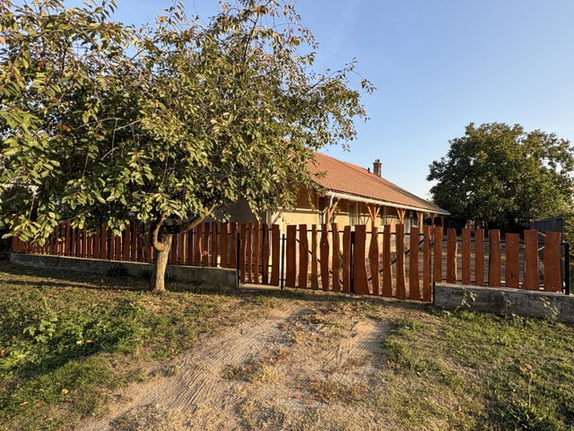 Eladó családi ház, Kisasszondon 28.9 M Ft, 2+3 szobás
