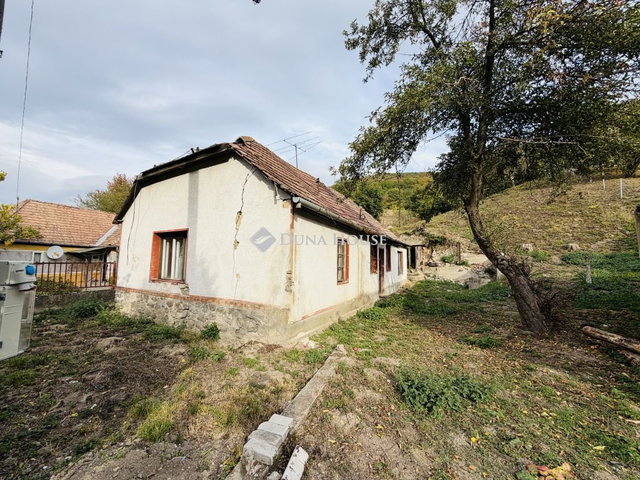 Eladó családi ház, Esztergomban, Hunyadi János utcában 23 M Ft