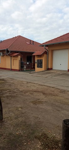Eladó garázs, Kisteleken, Bocskai utcában 8.5 M Ft