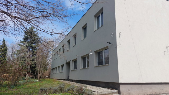 Eladó hotel, Dunaújvárosban 299 M Ft, 30+4 szobás