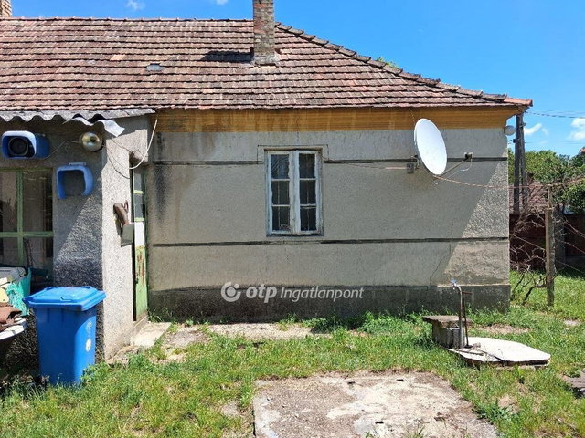 Eladó családi ház, Csöglén 11.99 M Ft, 2+1 szobás