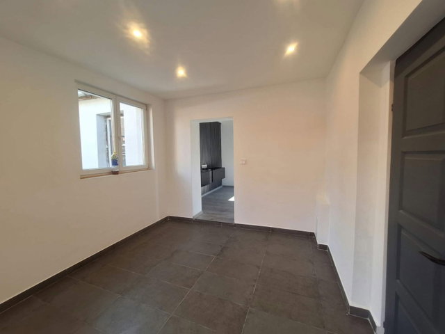 Eladó családi ház, Pécsett, Zsolnay Vilmos utcában 39.99 M Ft