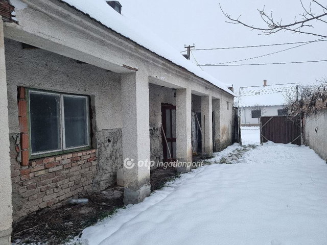 Eladó családi ház, Bébén 7.59 M Ft, 3 szobás