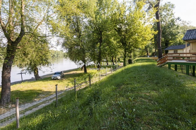 Eladó ipari ingatlan, Szentendrén 2200 M Ft / költözzbe.hu