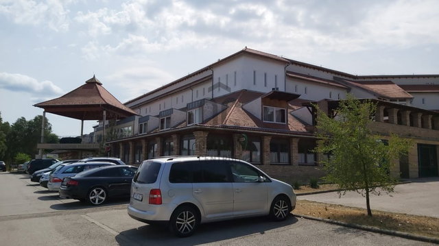 Eladó ipari ingatlan, Cserkeszőlőn 139 M Ft