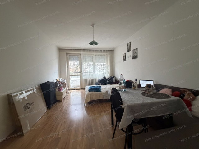 Eladó panellakás, Tatabányán 29.45 M Ft, 1 szobás