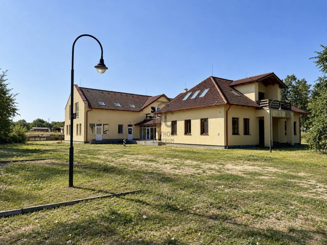 Eladó ipari ingatlan, Jászberényben 260 M Ft