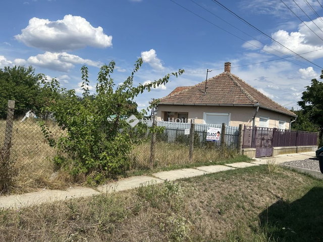 Eladó telek, Adácson, Akácfa úton 3.5 M Ft