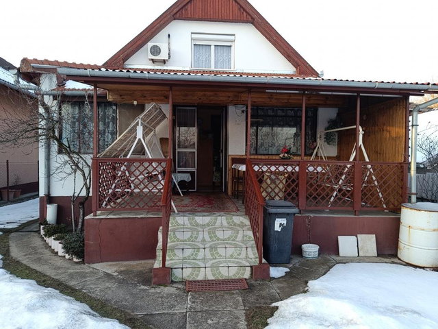 Eladó családi ház, Szigethalmon 86.9 M Ft, 4+1 szobás