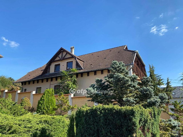 Eladó családi ház, Gödöllőn 149.9 M Ft, 9+1 szobás