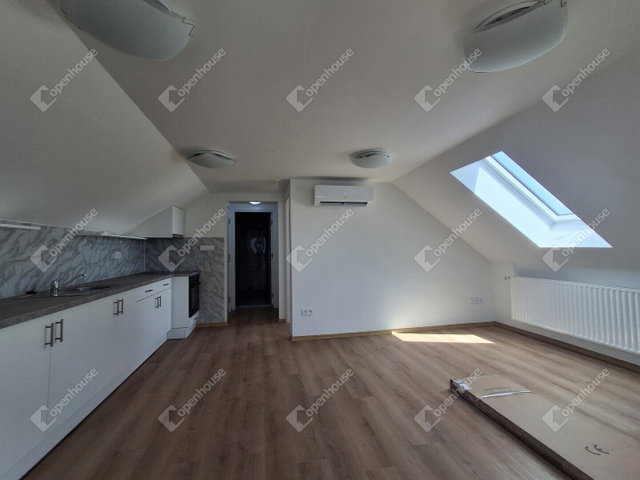 Kiadó téglalakás, albérlet, Komáromban 220 E Ft / hó, 2 szobás