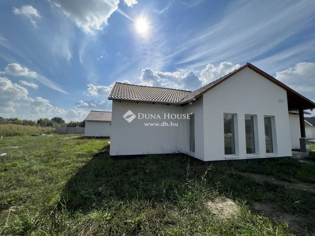 Eladó családi ház, Ráckevén 88.9 M Ft, 4 szobás