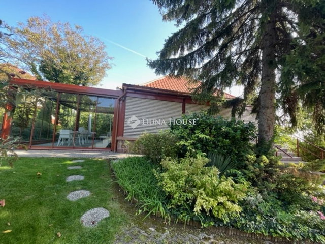 Eladó családi ház, Alsóörsön 139.99 M Ft, 5 szobás