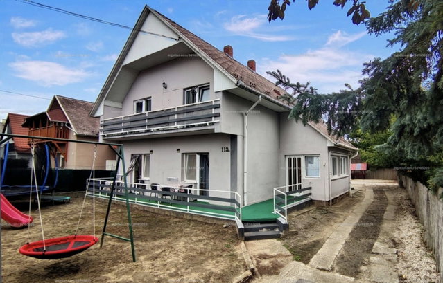 Eladó családi ház, Balatonlelleén 135 M Ft, 7 szobás