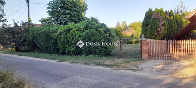 Eladó telek, Szolnokon, Vénusz utcában 31.5 M Ft